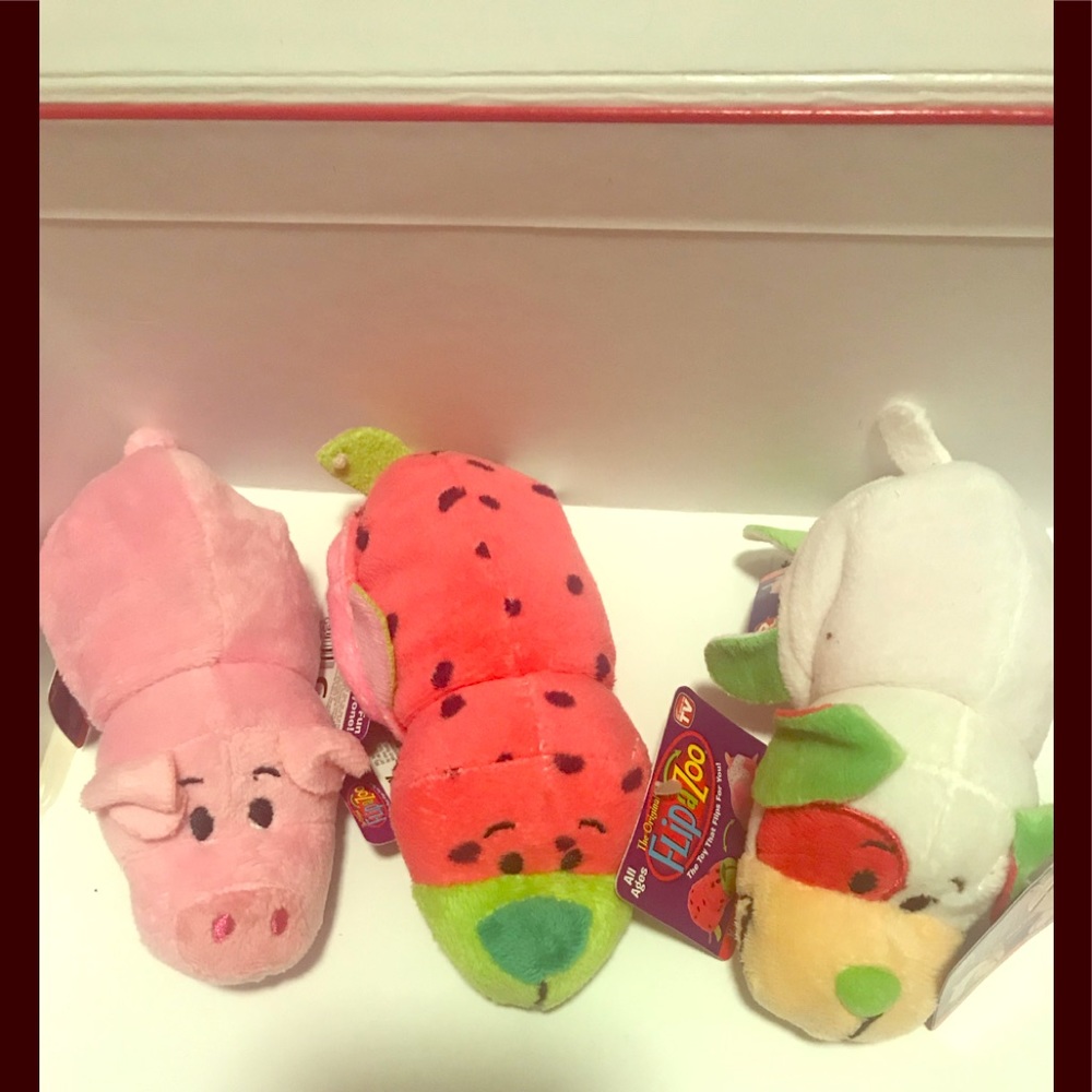 FlipaZoo three adorable plush new toys each 1 is 2